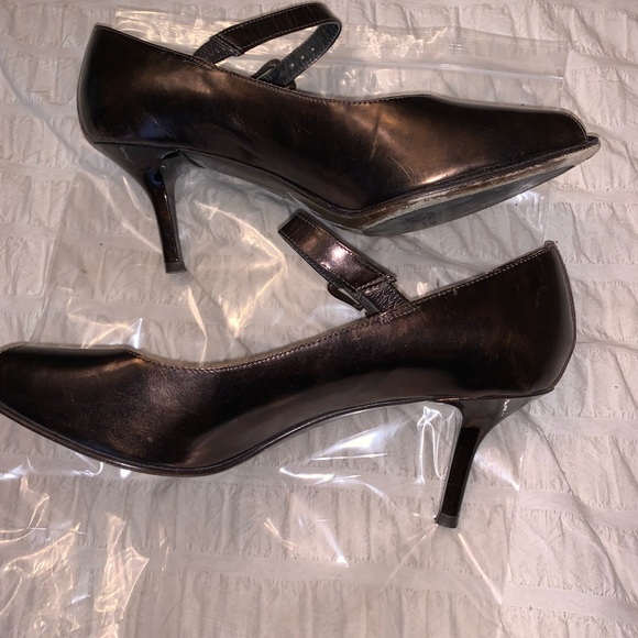 Donald J Pliner bronze woman’s open toe Mary Jane shoes size 8.5 - Picture 9 of 14